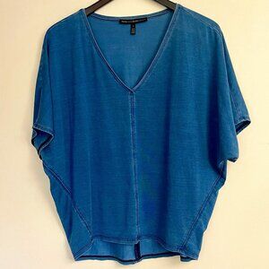 White House Black Market V-Neck Dolman Sleeve Top in blue, Size Small